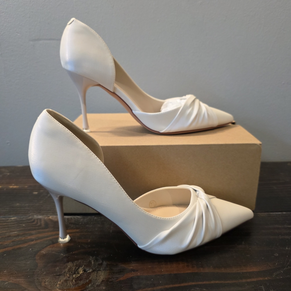 Womens Twist Knot Closed Toe Heels Size 7.5 NEW - Picture 2 of 5